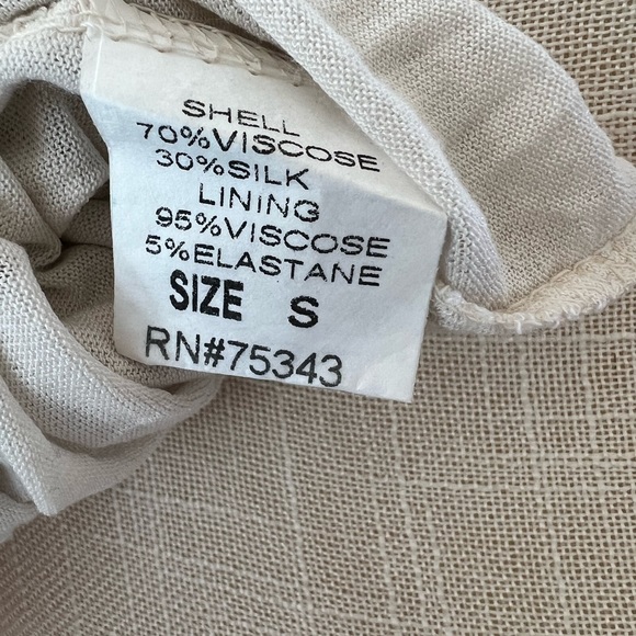 ANGELA MODA Made in Italy 🇮🇹Silk Sheer Cream Top with Cami Size Small - Picture 10 of 11